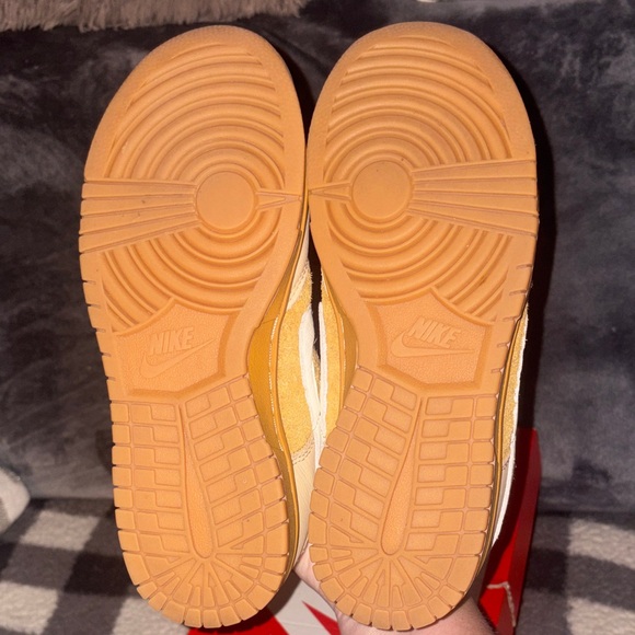 Nike Dunk Low Retro Waffle Wheat Size 8M/9.5W FZ4041-744 - Picture 6 of 11